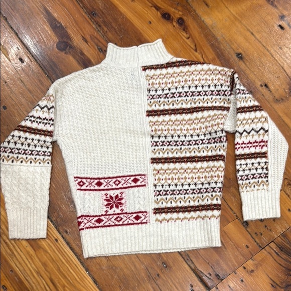 American Eagle Cream Knit Sweater with Red and Brown Patterns Size small petite - Picture 6 of 7